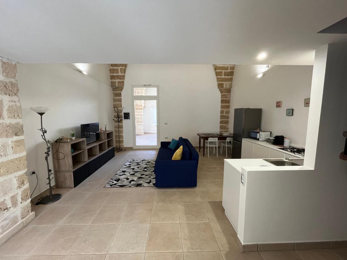 Casa Vittoria Villa Squinzano ภายนอก รูปภาพ