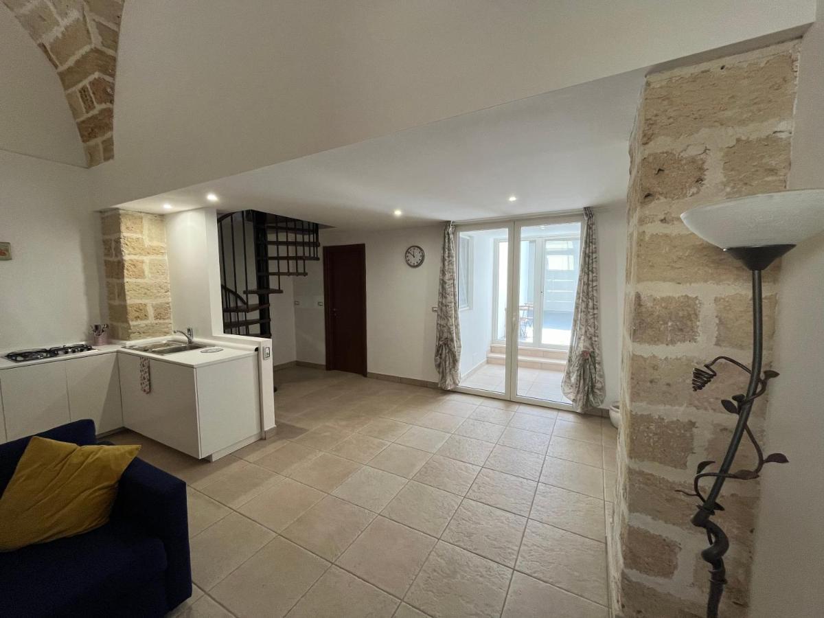 Casa Vittoria Villa Squinzano ภายนอก รูปภาพ