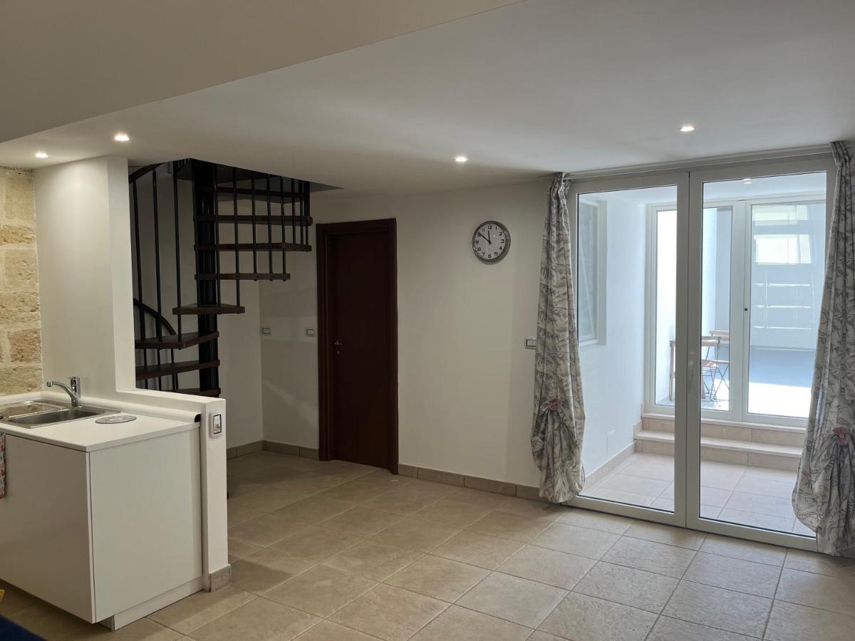 Casa Vittoria Villa Squinzano ภายนอก รูปภาพ